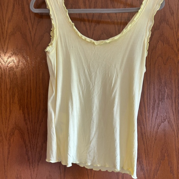 Francesca’s Emory park kimono and yellow tank - Picture 13 of 13